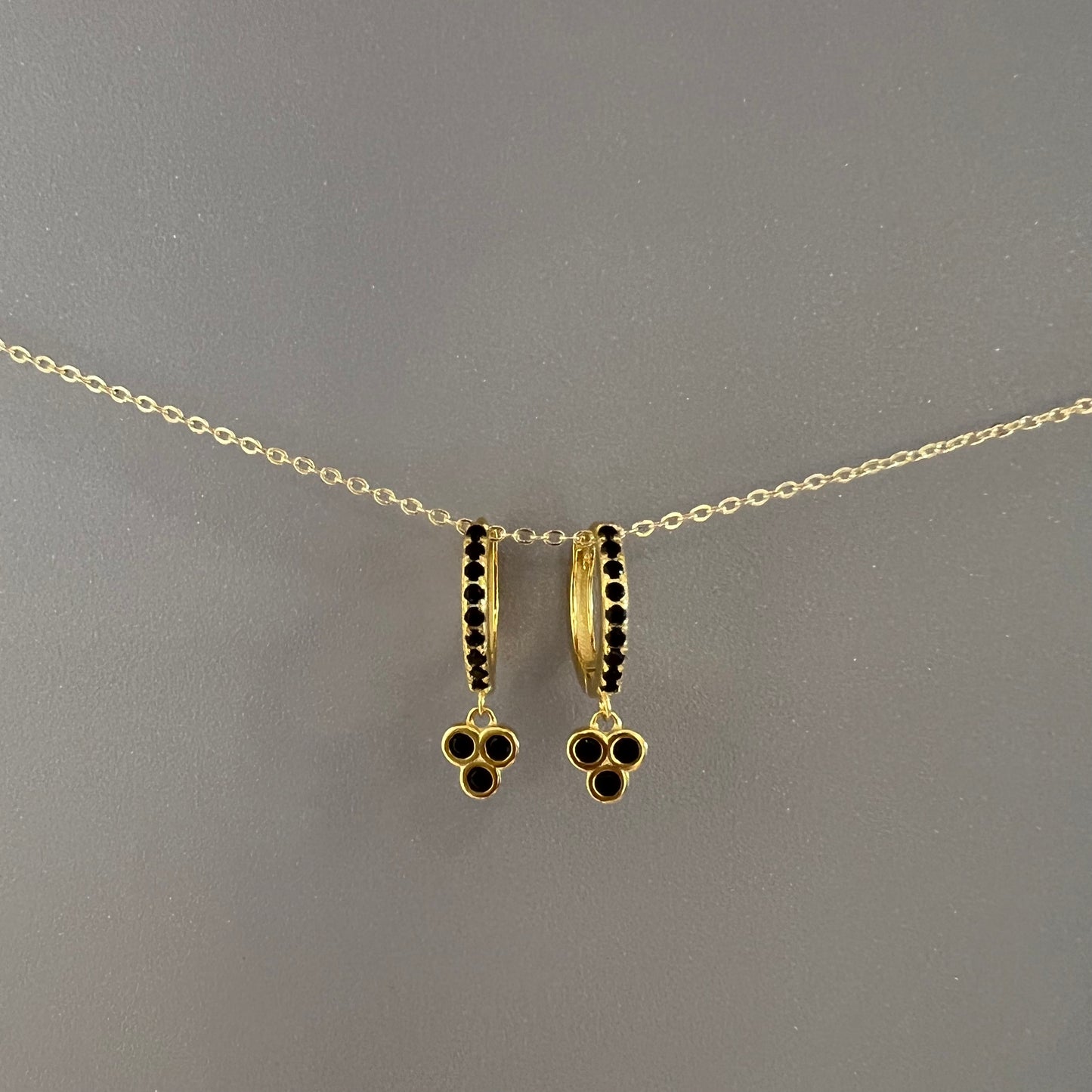 עגיל לילה תלתן שחור