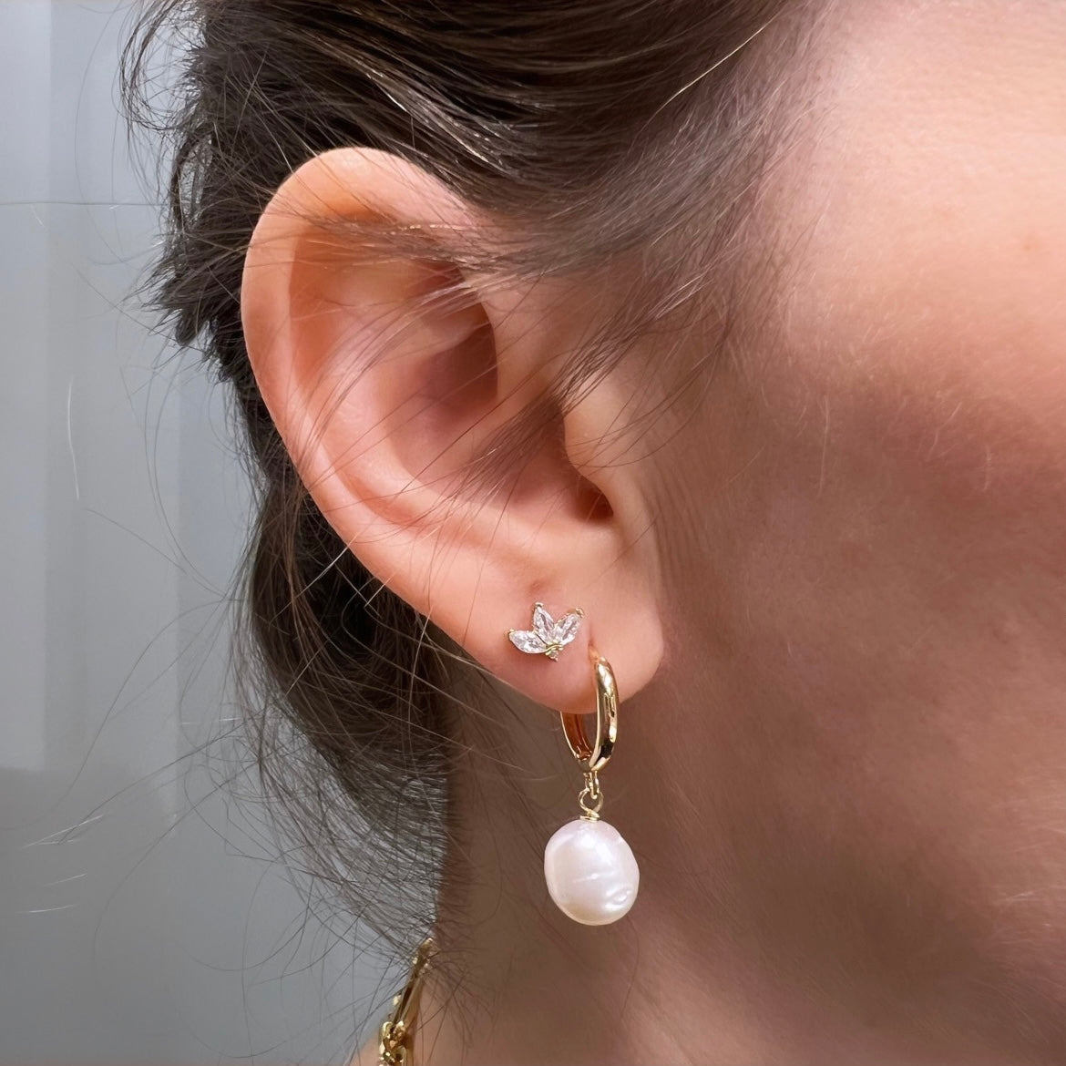 עגיל לוטוס צמוד