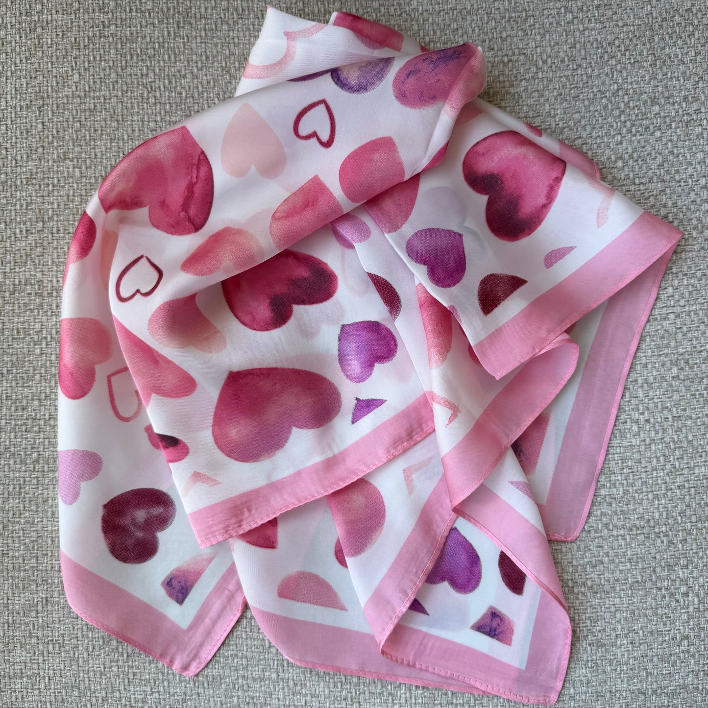 שרשרת צעיף לבבות ורוד